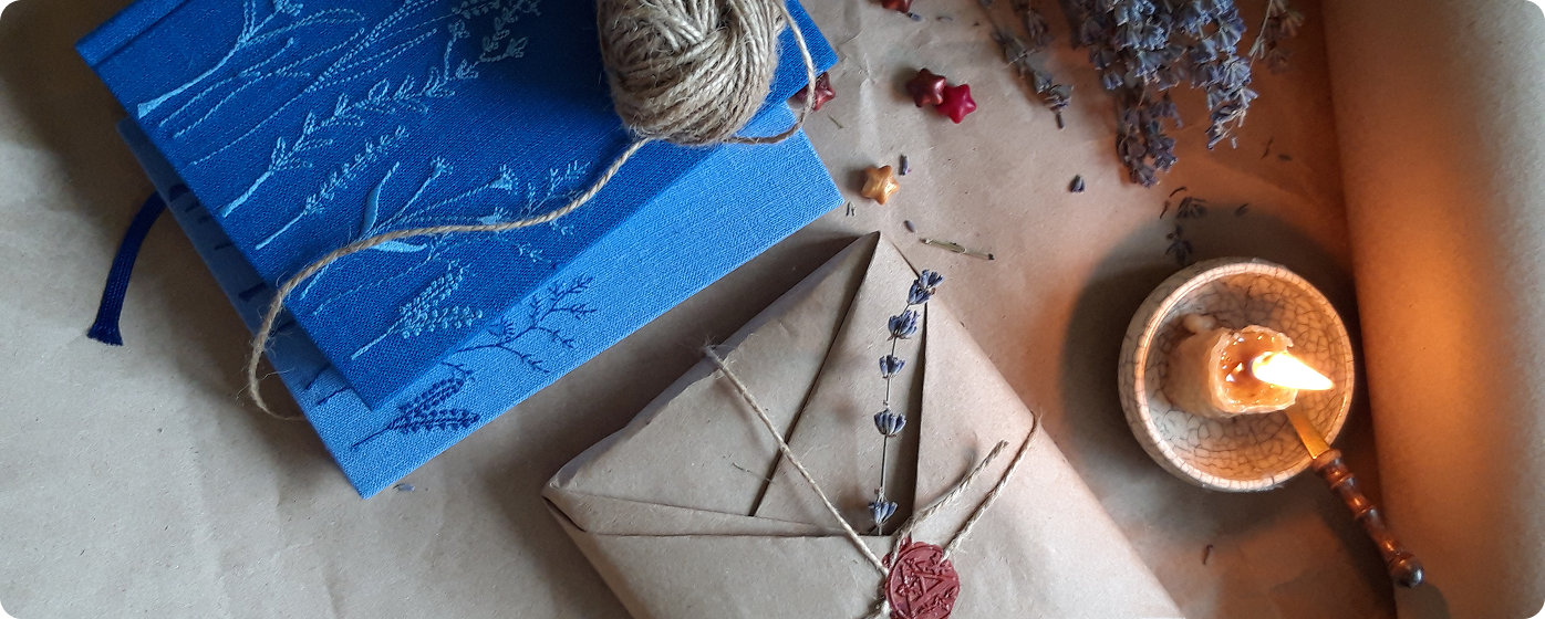 3 синих блокнотоа